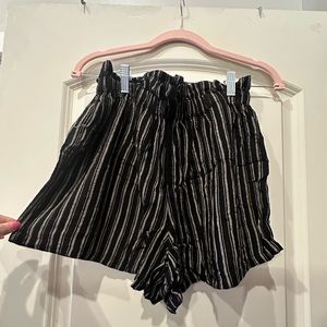 Hollister Flowy Stretchy Shorts, Size Medium, Black/Gray Stripes